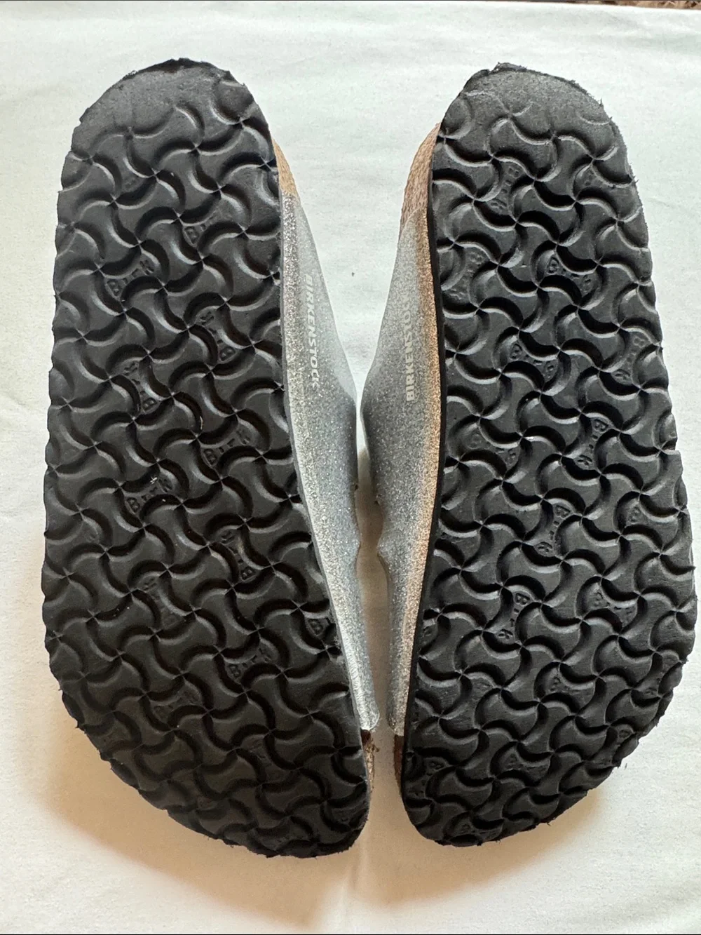 Birkenstock Girls Sparkle Silver Arizona Sandal, 32